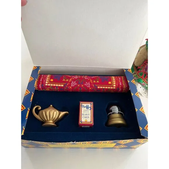 Vintage 1991 Muffy Vanderbear & Hoppy VanderHare Fortune Tellers & Accessories